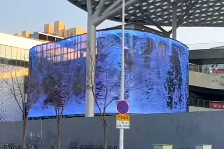 Single-Column Mounted Outdoor LED Screen - Advertising Display