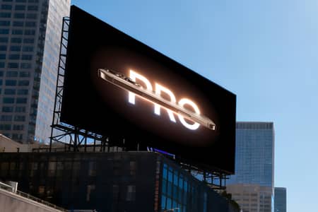 Écran LED publicitaire intérieur plein hauteur